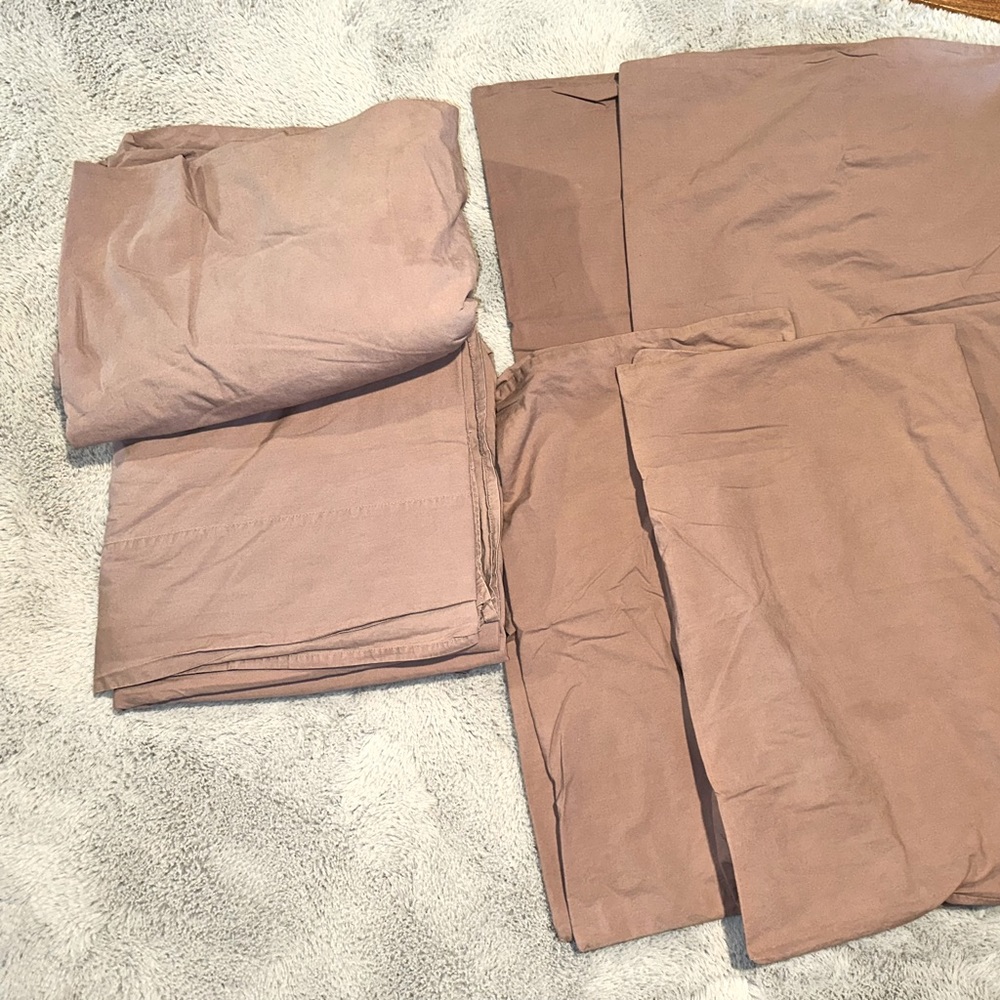Parachute Home Clover Brushed Cotton Sheet Set - Picture 9 of 14